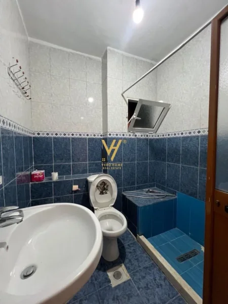 Tirane, shitet apartament 3+1+Ballkon Kati 3, 120 m² 258.000 € (KOMUNA E PARISIT)