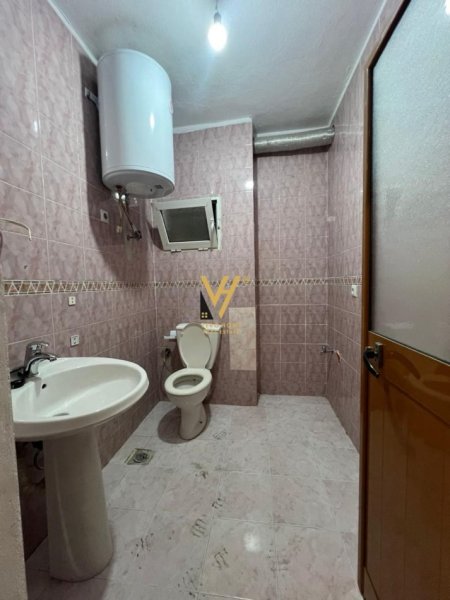 Tirane, shitet apartament 3+1+Ballkon Kati 3, 120 m² 265.800 € (KOMUNA E PARISIT)