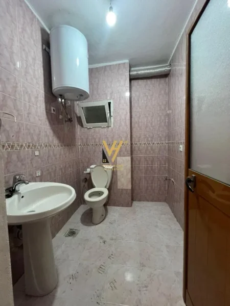 Tirane, shitet apartament 3+1+Ballkon Kati 3, 120 m² 258.000 € (KOMUNA E PARISIT)