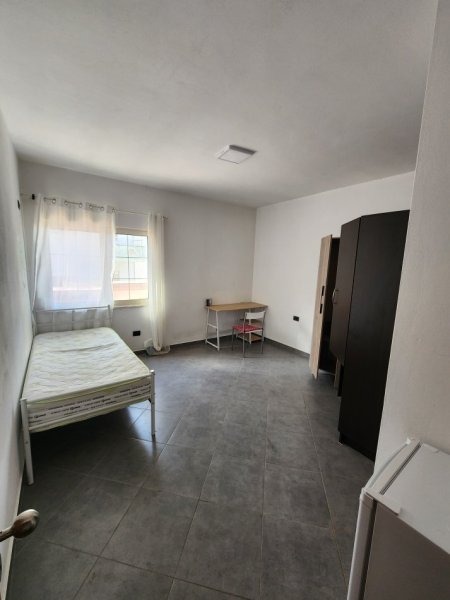 Tirane, jepet me qera vetem 1 dhome 1+1 Kati 5, 24 m² 280 € 