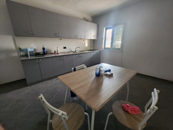 Tirane, jepet me qera vetem 1 dhome 1+1 Kati 5, 24 m² 280 € 