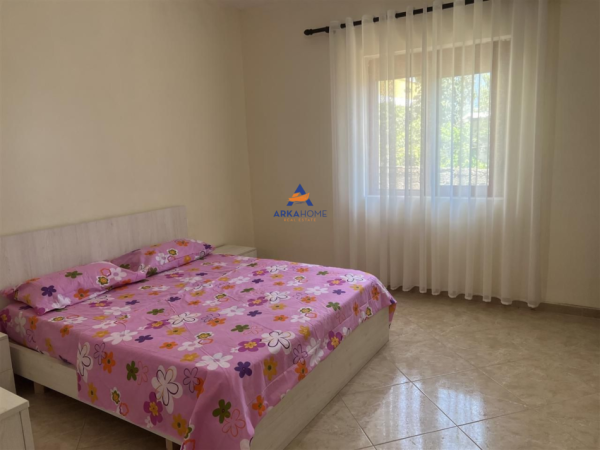 Tirane, jepet me qera apartament 2+1+Ballkon Kati 1, 120 m² 300 € (FARKE)