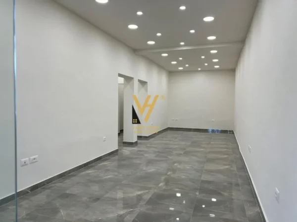 Tirane, shitet dyqan Kati 0, 89 m² 525.000 € (STADIUMI DINAMO)