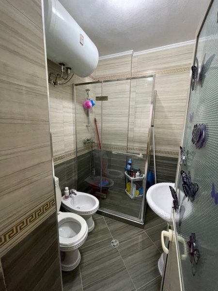Tirane, jepet me qera apartament 2+1 Kati 3, 90 m² 650 € (21 Dhjetori)
