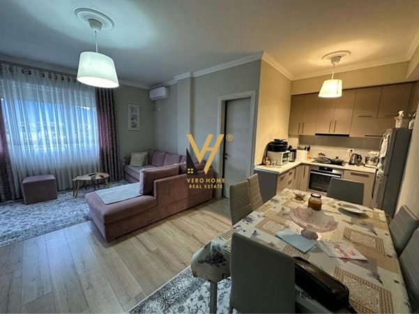 Tirane, jepet me qera apartament 1+1+Ballkon Kati 2, 75 m² 650 € (LIQENI I THATE)