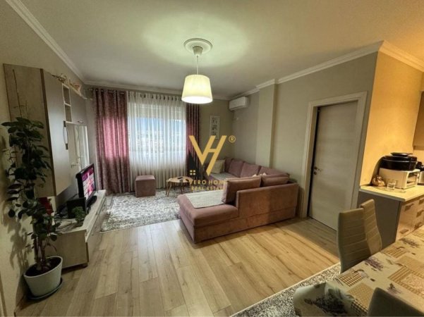 Tirane, jepet me qera apartament 1+1+Ballkon Kati 2, 75 m² 650 € (LIQENI I THATE)