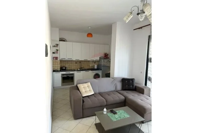 Tirane, shitet apartament 1+1 Kati 7, 67 m² 88.000 € (Kombinat)