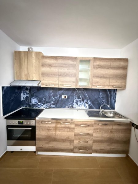 Tirane, jap me qera apartament 1+1 Kati 1, 50 m² 400 € 