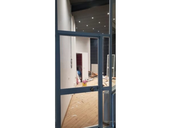 Tirane, jepet me qera dyqan Kati 0, 30 m² 500 € (Rruga e Barrikadave)