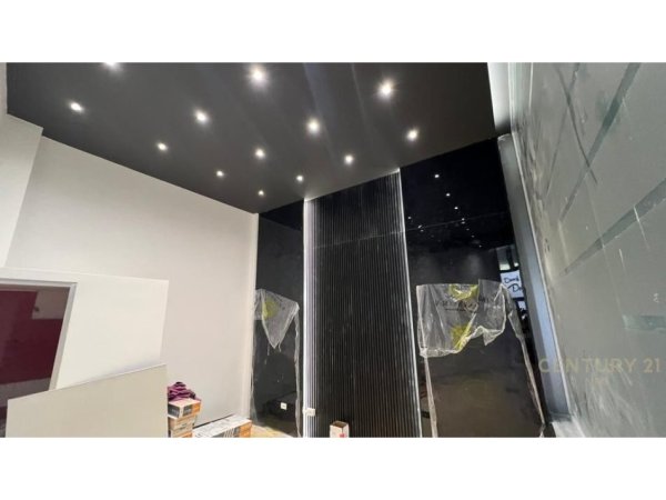Tirane, jepet me qera dyqan Kati 0, 30 m² 500 € (Rruga e Barrikadave)