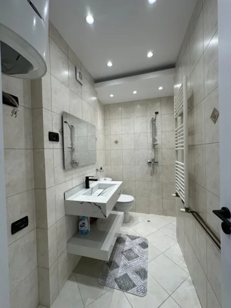 Tirane, shitet apartament 2+1+Ballkon Kati 3, 110 m² 348.000 € (Rr. Kosovarve ,Liqeni Tiranes)