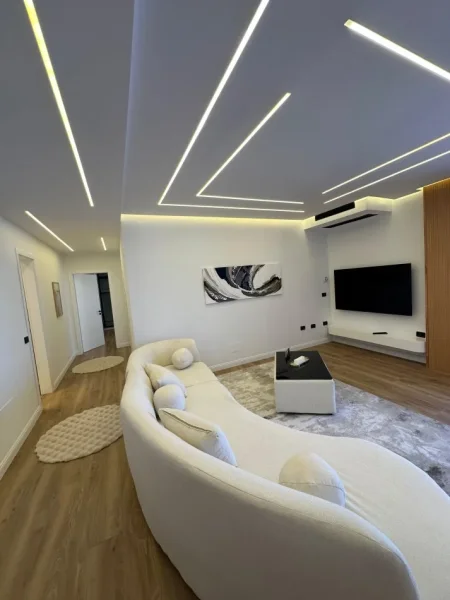 Tirane, shitet apartament 2+1+Ballkon Kati 3, 110 m² 348.000 € (Rr. Kosovarve ,Liqeni Tiranes)