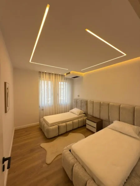 Tirane, shitet apartament 2+1+Ballkon Kati 3, 110 m² 348.000 € (Rr. Kosovarve ,Liqeni Tiranes)