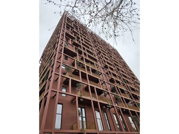 Tirane, jepet me qera zyre Kati 1, 82 m² 1.200 € (Rruga e Kavajes)