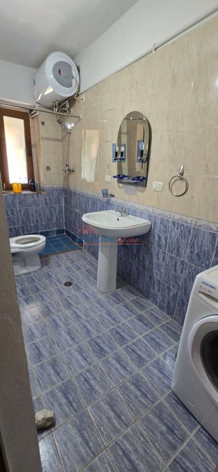 Tirane, shitet apartament 2+1+Ballkon Kati 1, 98 m² 195.000 € (Rruga Fortuzi)