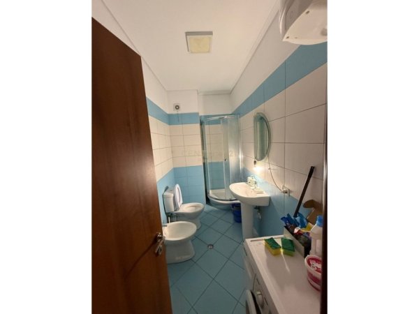 Tirane, jepet me qera apartament 2+1 Kati 5, 94 m² 600 € (Bulevardi Migjeni)
