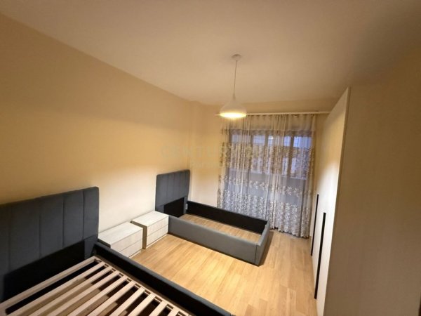 Tirane, jepet me qera apartament 2+1 Kati 5, 94 m² 600 € (Bulevardi Migjeni)