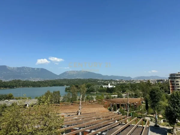 Tirane, jap me qera apartament 2+1+ POST PARKIMI  , 115 m² 1.200 € (KOPSHTI BOTANIK ZOOLOGJIK)