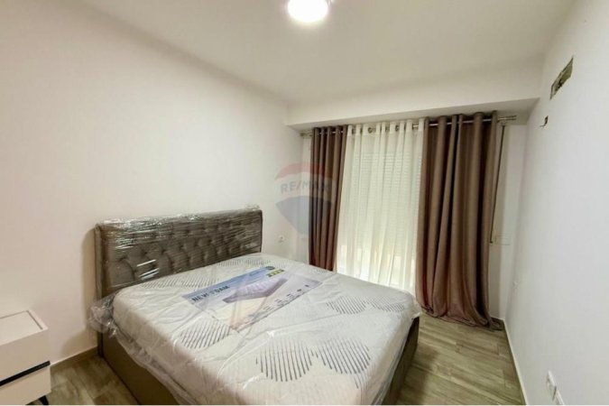 Tirane, jepet me qera apartament duplex 3+1 Kati 1, 180 m² 1.000 € (KODRA E DIELLIT)