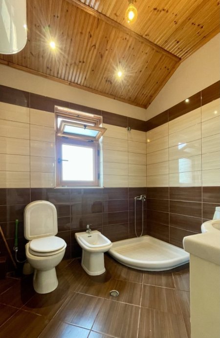 Tirane, jepet me qera Vile 2+1+Aneks+Ballkon Kati 3, 100 m² 500 €