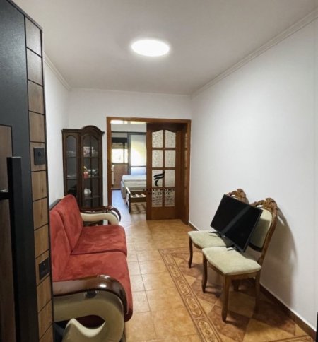 Tirane, jepet me qera apartament 1+1+Ballkon Kati 3, 40 m² 450 € (MUHAMET GJOLLESHA)