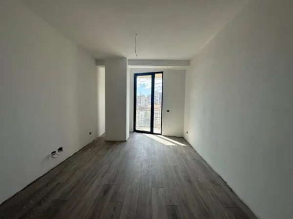 Tirane, shitet apartament 1+1+Aneks+Ballkon Kati 8, 75 m² 165.000 € (Rruga Mine Peza)