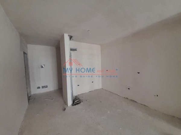 Tirane, shitet apartament 1+1+Ballkon Kati 11, 79 m² 122.700 € (Ish Fusha e Aviacionit)