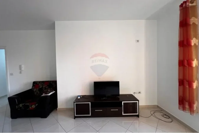 apartment 1+1 ne shitje perball Golden Park!