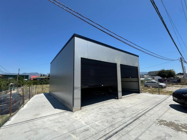 Tirane, jepet me qera magazine Kati 0, 100 m² 850 € (QTU)