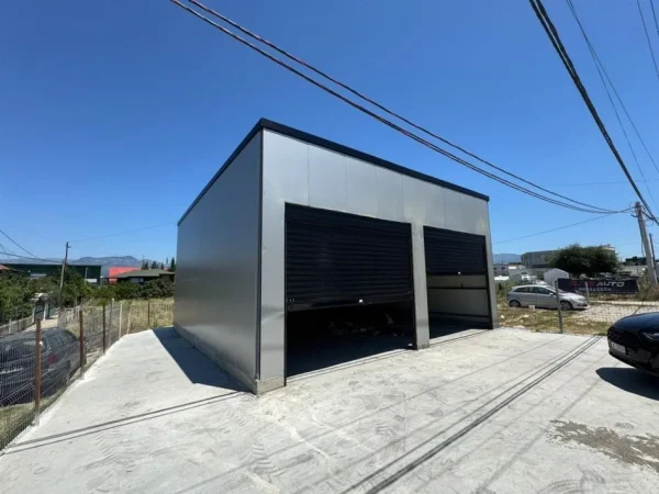 Tirane, jepet me qera magazine Kati 0, 100 m² 850 € (QTU)