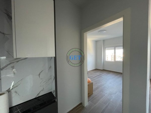 Durres, jepet me qera apartament 2+1+Ballkon Kati 5, 83 m² 350 € (Tregu industrial)