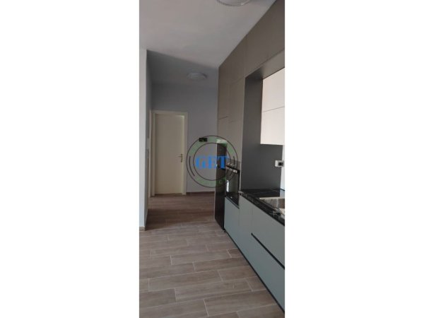 Durres, jepet me qera apartament 2+1+Ballkon Kati 5, 83 m² 350 € (Tregu industrial)
