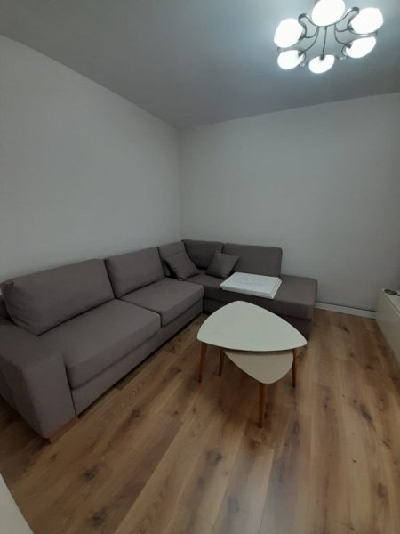 Tirane, jepet me qera apartament 2+1+Ballkon Kati 8, 90 m² 600 € (Kompleksi Panorama)