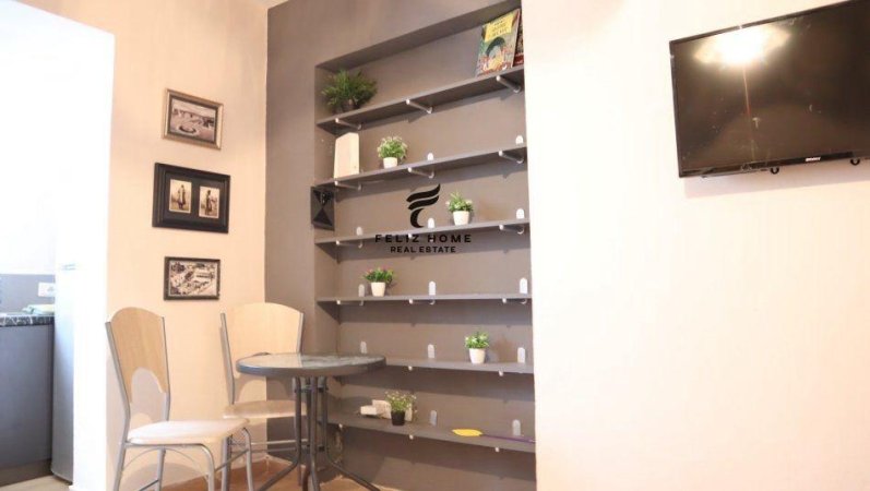 Tirane, shitet dyqan Kati 0, 90 m² 207.000 € (FRESK)