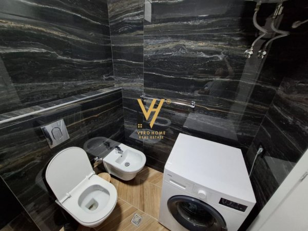 Tirane, jepet me qera apartament 2+1+Ballkon Kati 2, 110 m² 800 € (KOPSHTI BOTANIK)