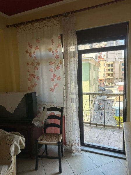Durres, shitet apartament 1+1+Ballkon Kati 4, 70 m² (Gjykata)