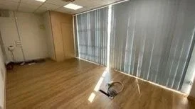 Tirane, jepet me qera ambjent biznesi Kati 1, 100 m² 2.000 € (BLLOKU)