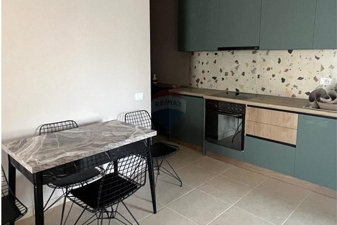 Tirane, jepet me qera apartament 1+1 Kati 2, 100 m² 500 € (Kupola)