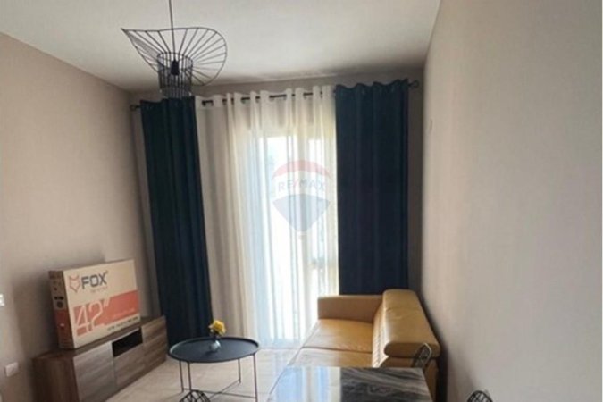 Tirane, jepet me qera apartament 1+1 Kati 2, 100 m² 500 € (Kupola)