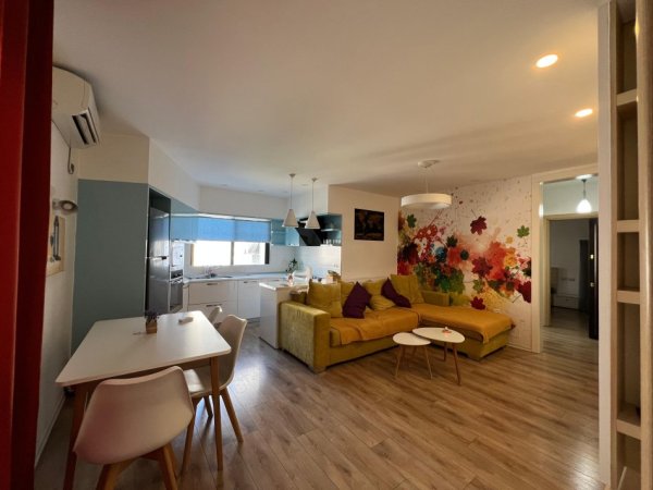 Tirane, jepet me qera apartament 2+1 , 85 m² 500 € (Yzberisht”, Tiranë.)