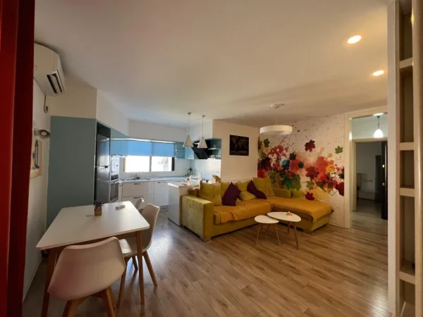 Tirane, jepet me qera apartament 2+1 , 85 m² 500 € (Yzberisht”, Tiranë.)
