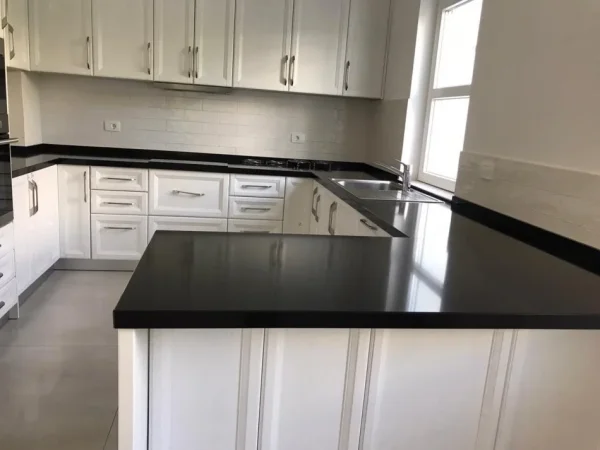 Tirane, jepet me qera Vile 3 Katshe Kati 3, 660 m² 5.800 € (ROLLING HILLS 1)