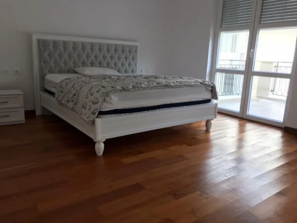 Tirane, jepet me qera Vile 3 Katshe Kati 3, 660 m² 5.800 € (ROLLING HILLS 1)