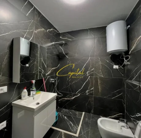 Tirane, jepet me qera ambjent biznesi Kati 3, 74 m² 500 € (SHKOLLA E BALETIT)