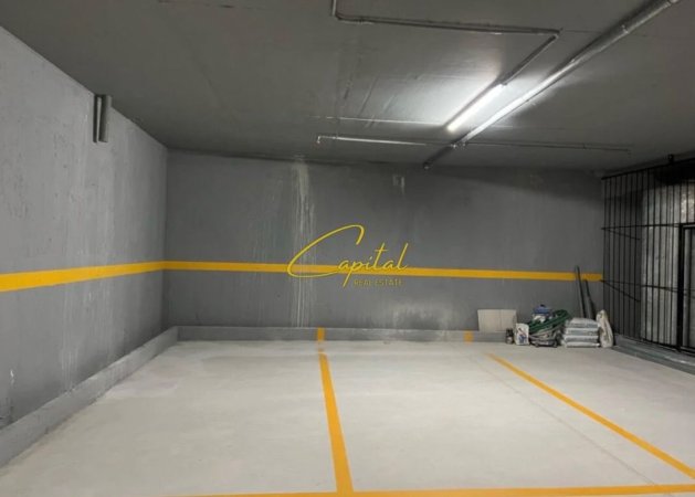 Tirane, jepet me qera ambjent biznesi Kati 3, 74 m² 500 € (SHKOLLA E BALETIT)