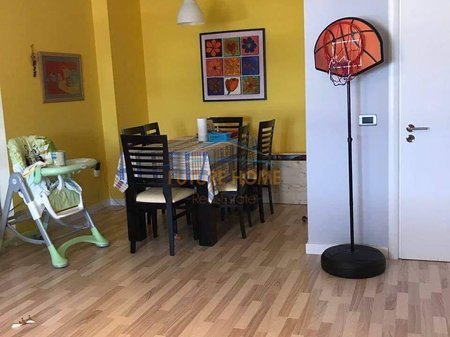 Tirane, shitet apartament 2+1 Kati 4, 98 m² 165.000 € (Rruga Selman Qosja)
