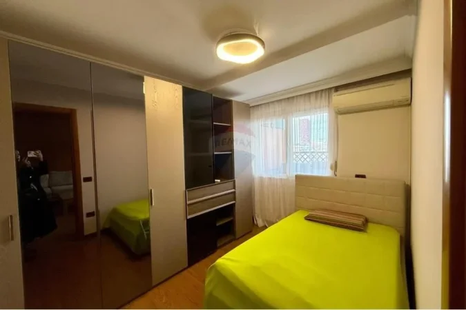 Tirane, shitet apartament 3+1+Ballkon Kati 6, 15.670 m² 340.800 € (MYSLYM SHYRI)