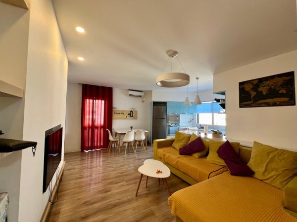 Tirane, jepet me qera apartament 2+1+Ballkon Kati 5, 85 m² 450 € (Rruga Besim Alla)
