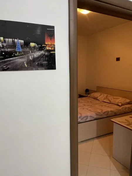 Tirane, jepet me qera apartament 1+1+Ballkon Kati 8, 60 m² 380 € (Rruga aleksandri i madh)