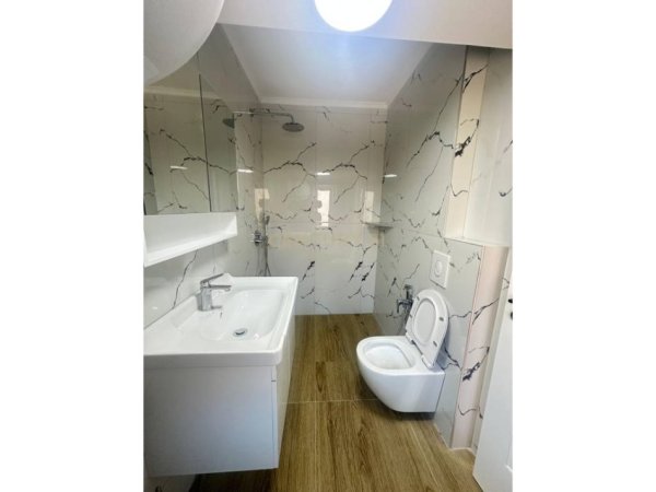 Tirane, shes apartament 1+1 Kati 3, 30 m² 95.000 € (qender)